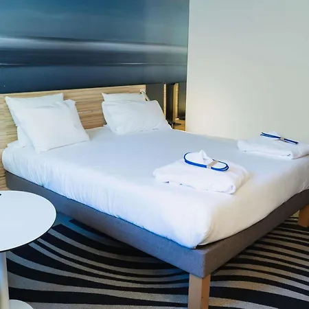 Novotel Sud Отель Валанс