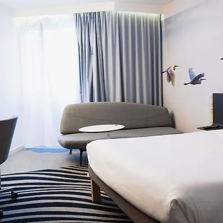 Novotel Sud Отель