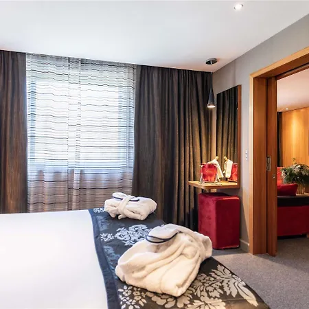 Novotel Sud מלון ואלנס